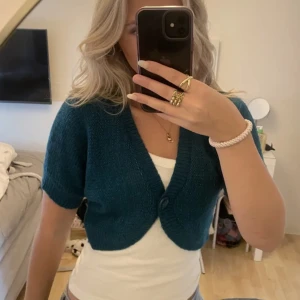 Grön bolero - Jättesöt bolero! ❣️första bilden är lånad 🌟 