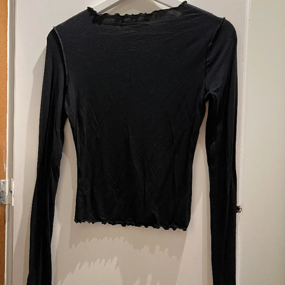 Långärmad svart tröja från Gina Tricot. Storlek XS. 50:- ex frakt. . Tröjor & Koftor.