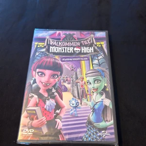 Monster high film  - Monster high film. Ursprunglingberättelsen. Säljer för 50kr för den är aldrig använd och inplastad fotfarande. 