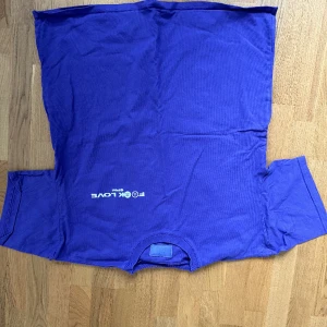 6pm - tshirt - Very good conditon - regular fit 