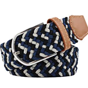 Helt nytt grisch bälte - flätat bälte i modellen "Black & Gray & Navy" Bältet är 105cm långt men går att justera hela vägen ner till 50cm.