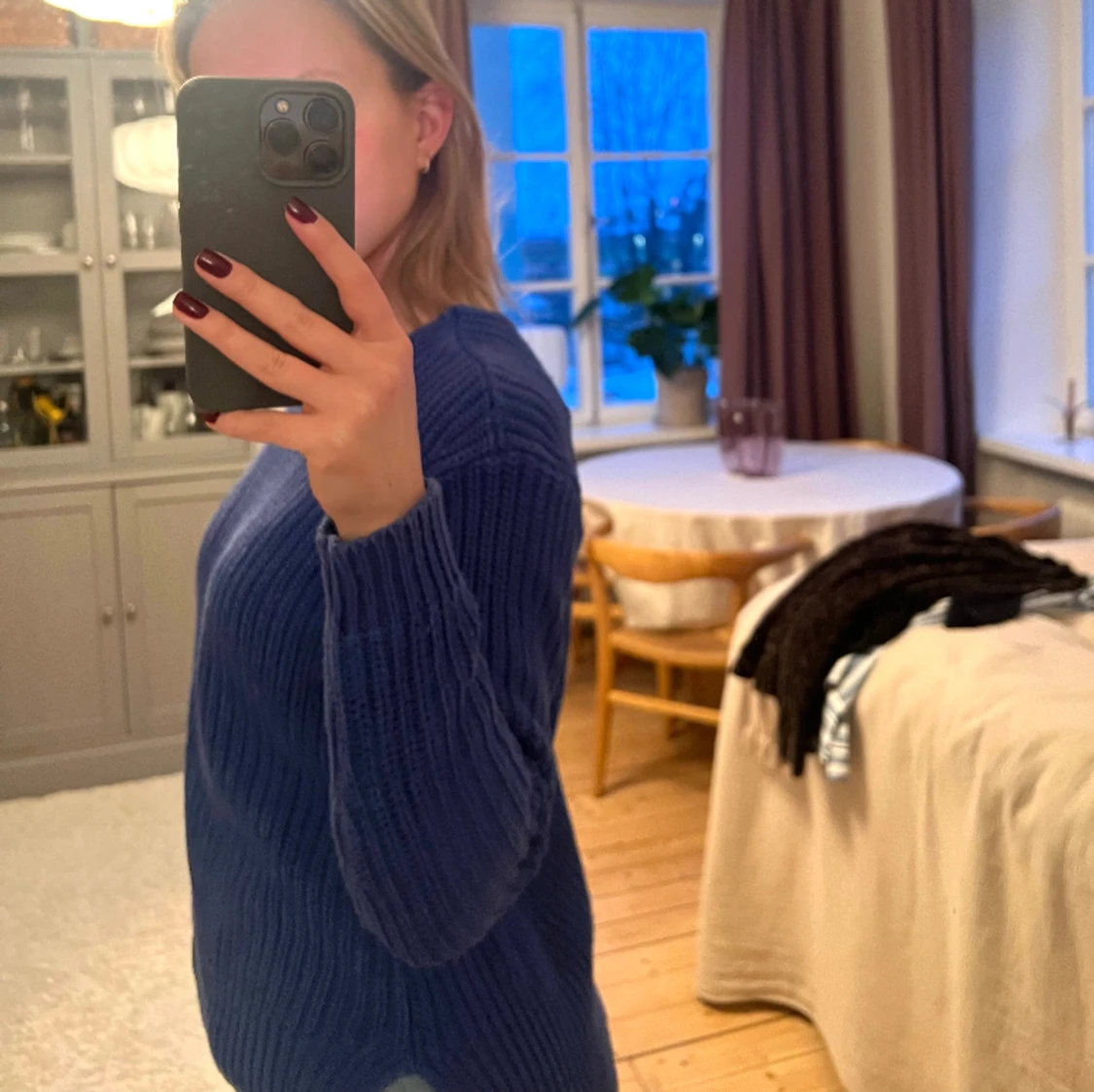 Blå stickad tröja  - 91