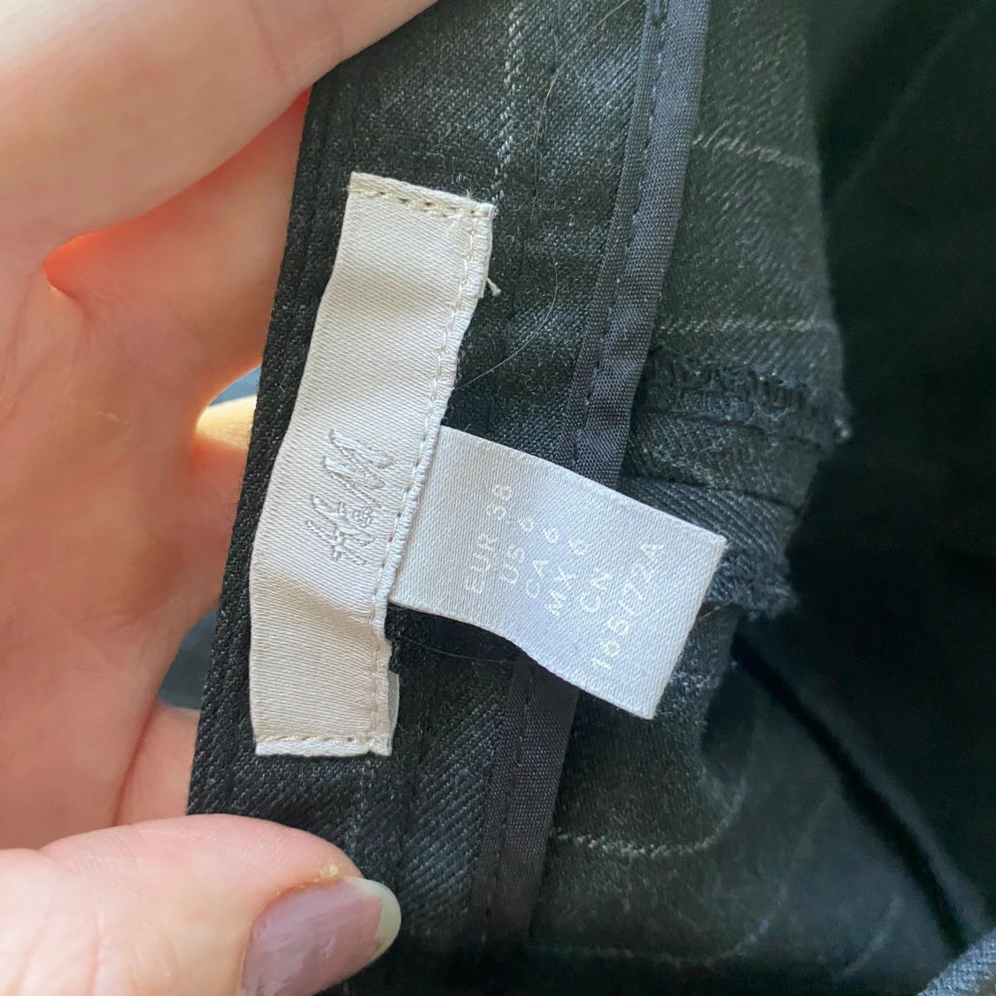 Grå kostymbyxor  - 92