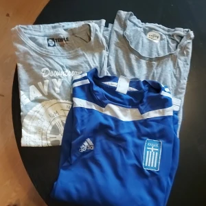 Herr tishor - 3 stycken storlek xxl Använd skick  Säljs alla tillsammans TRYCK EJ PÅ KÖP NU