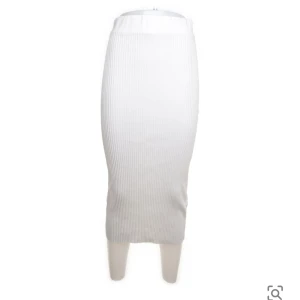 Kjol - Vit midikjol från zara. Storlek L nyskick från Sellpy. 70kr