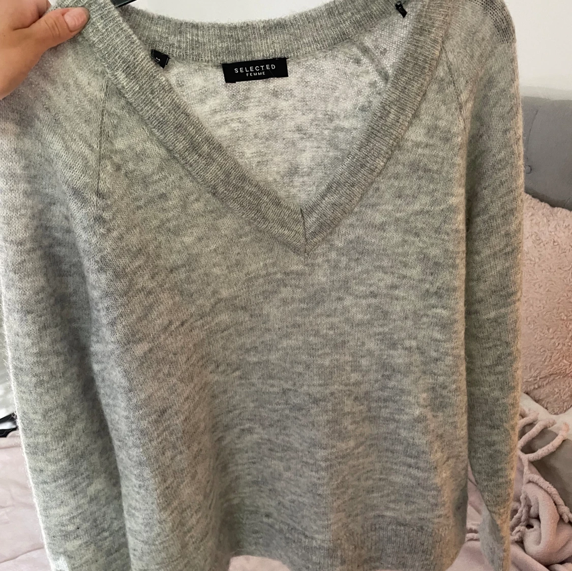 Grå v-ringad tröja🌷 - 90