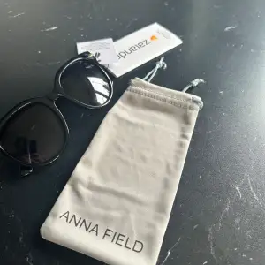 Helt nya solglasögon från Anna Field! Aldrig använda💕 köpta från Zalando, prislappen är kvar💕