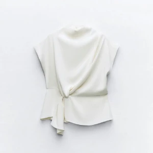 Zara top - Endast testad. Lapp finns kvar🩷