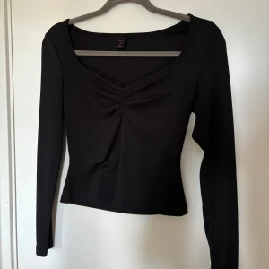 Långärmad tröja - Använt kanske ett par gånger💕
