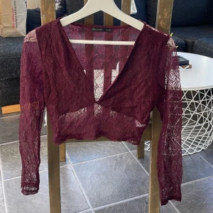 Spetströja - Sparsamt använd, finns inget hål i spetsen. 