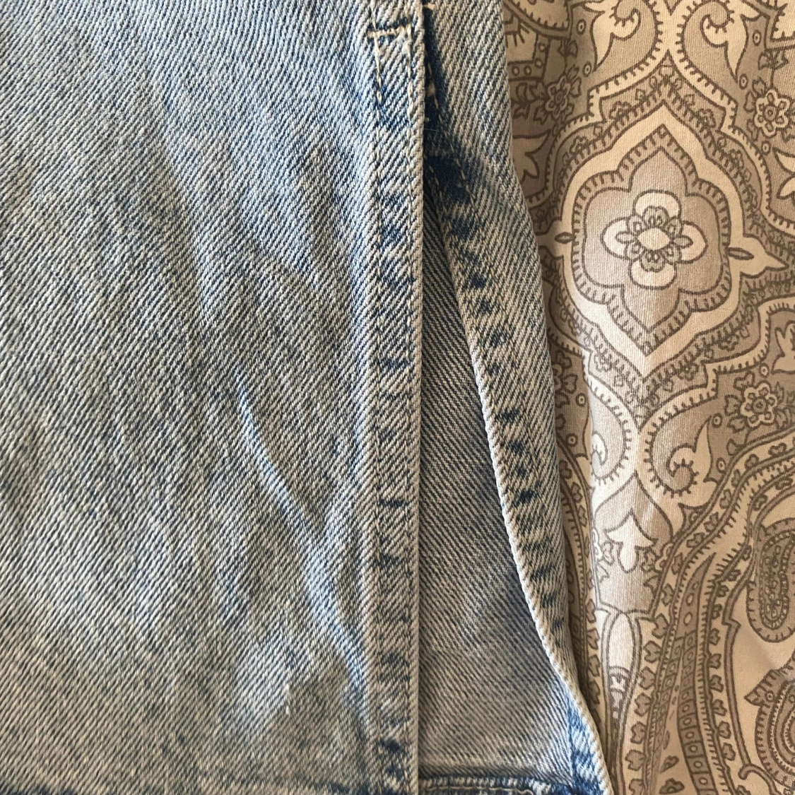 Jeans med slitts - 91