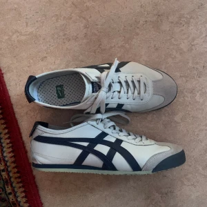 Onitsuka Tiger Mexico 66 42,5 - Nya med prislapp, endast testade. Nypris 1590.