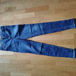Levis skinny jeans i midjemått 29 Fint skick