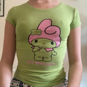 My melody T-shirt🎀 - Jätte gullig T-shirt med my melody🤭Storlek xs-s väldigt stretchig och fin passform. I bomull så mysigt och mjukt material. Om ni har några frågor är det bara att skriva😘