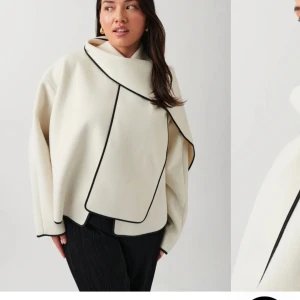 Ginas kappa  - Beige kappa från Ginatricot, strl S. Ordinarie priset är 699kr. köptes för cirka en vecka sedan och är helt ny.🥰 