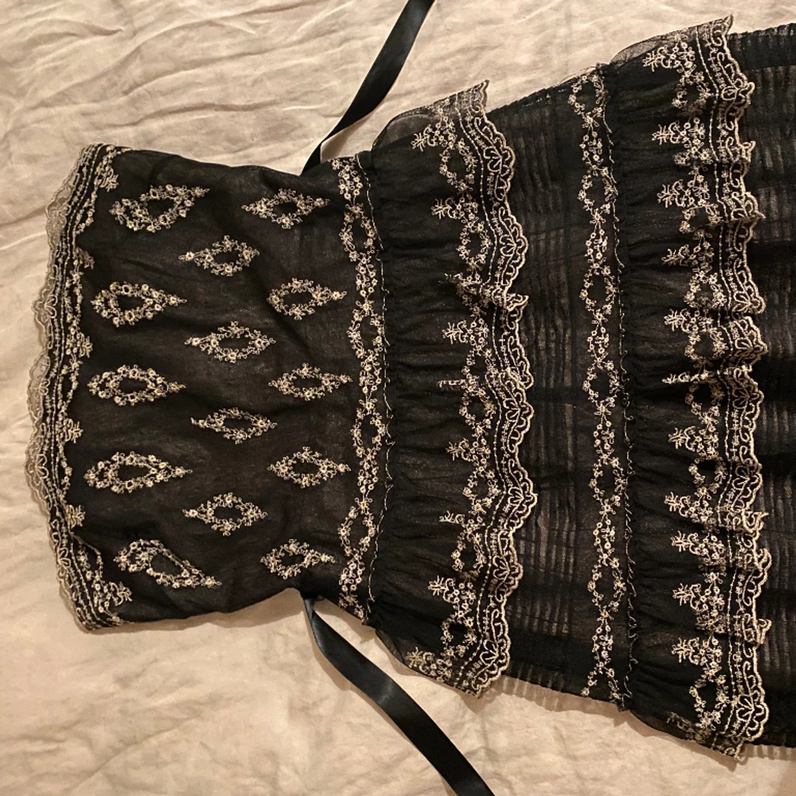 Volangklänning i spets  - 91