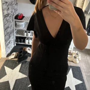 Super söt klänning - Bra skick! Pris kan ändras!