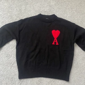 Sjukt snygg Ami Paris tröja! - Väldigt bra skick, pris kan diskuteras vid snabb affär