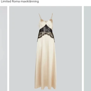Siden klänning - Så fin sidenklänning med spets från bikbok som är slut i flesta storlekarna. Använt 2 gånger❤️ Nypris 1200