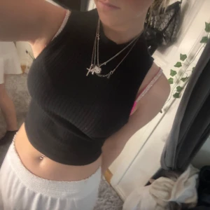 Svart linne - En svart linne Hör av er om ni har frågor 💕