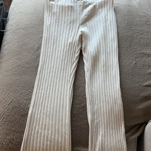 Byxor  - Aldrig använt då dom va för stora 