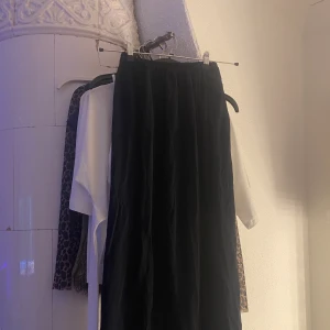 Sommar kjol  - Säljer just nu denna super fina kjolen då den inte längre kommer till användning 💕