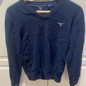 Gant V-neck tjocktröja storlek S - Gott skick, knappt använd  Originalpris: 1000kr