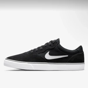 Nike SB herr - Säljer ett par skor då den ej används längre, skicket är bra! 