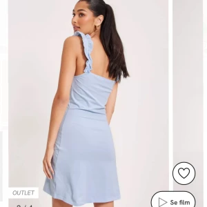 Blå klänning  - Ljusblå jätte söt klänning använd fåtal gånger 