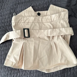 Tröja  - En korsett tröja från zara i storlek S. Använd endast en gång. Priset kan diskuteras.