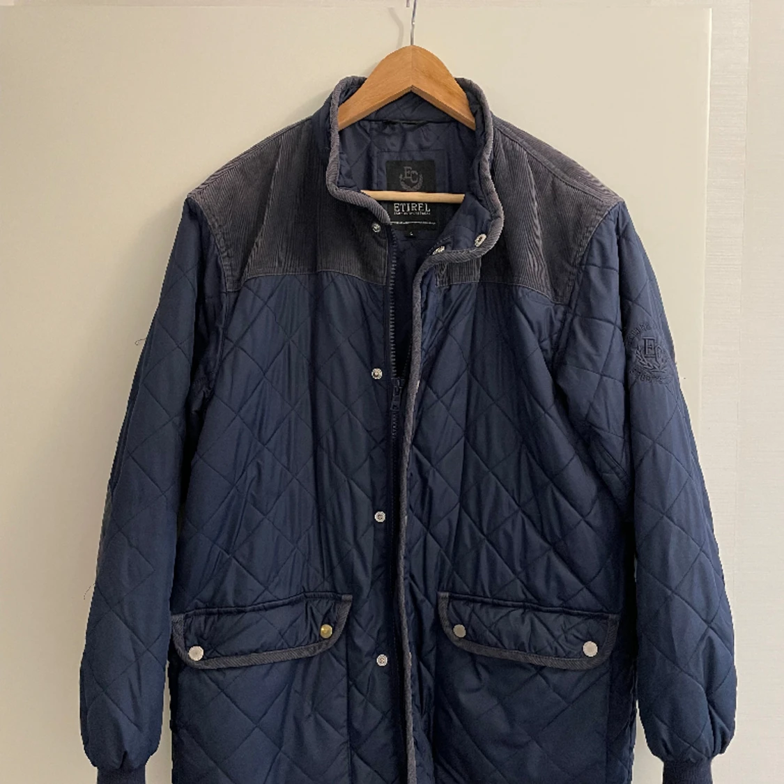 Etirel jacka storlek L - 90