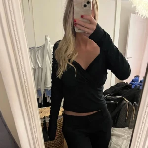 Festtopp - Säljer den här festoppen från bikbok