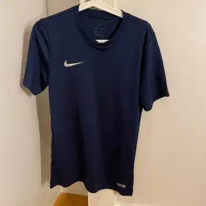 Nike tshirt i storlek s