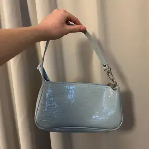 Blå söt väska 