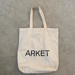 Arket tote bag - Arket tote bag. Fint skick.