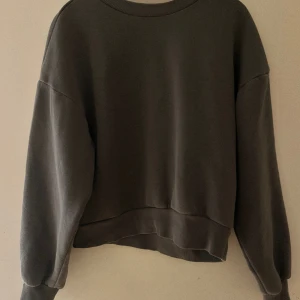 Gina Tricot  - Grå sweatshirt från Gina tricot. Fint skick, storlek XXS💞 
