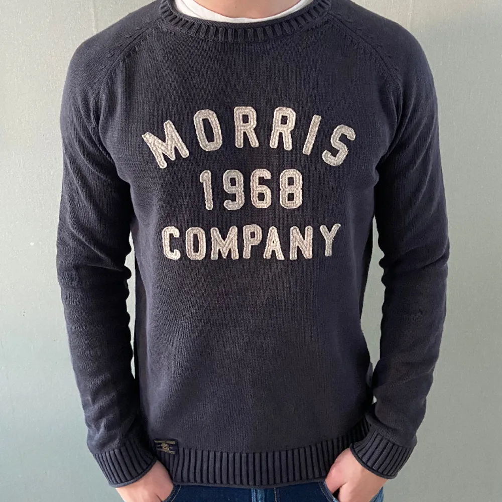 Stickad tröja från Morris. Skick 9/10. Stickat.