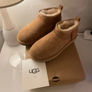 UGG classic ultra mini - Fick dessa helt nya UGGs i julklapp och säljer dom nu då de tyvärr var för små🫶
