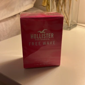 Parfym - Helt ny oöppnad parfym från hollister :) 