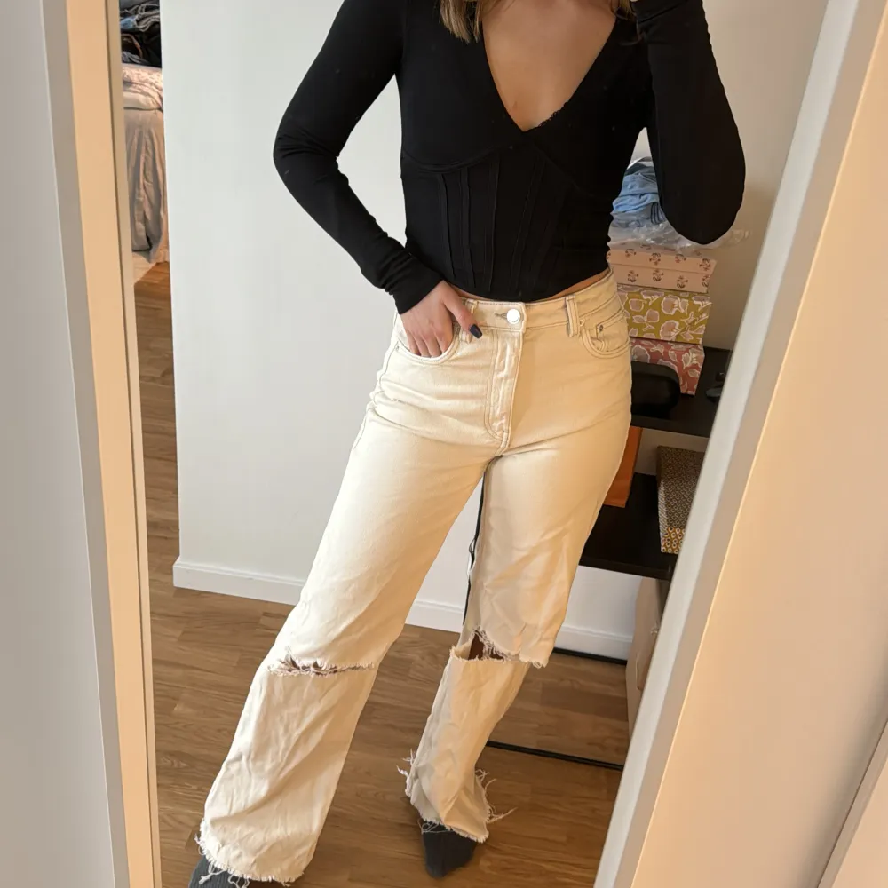 Inga defekter fint skick, jag är 161 cm lång 🌸. Jeans & Byxor.