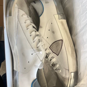 Philippe Model prsx  - Philippe Model prsx Skick: 10/10 helt nya Storlek: 44 Pris: 2899