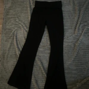 Yoga pants - Säljer mina svarta yoga pants, använda ett par gånger