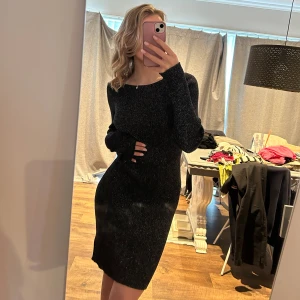 Klänning - Säljer denna superfina klänning från Na-Kd, använd en gång och är i nyskick🩷