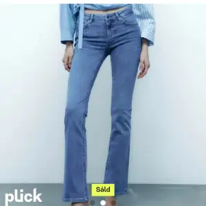 Säljer dessa blåa jeans då dom var lite förstora, den som sålde det inne skrev att det passade henne som har 38 men hon köpte d som storlek 40  💗 original pris är 400