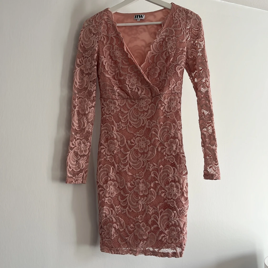 Rosa klänning i spets