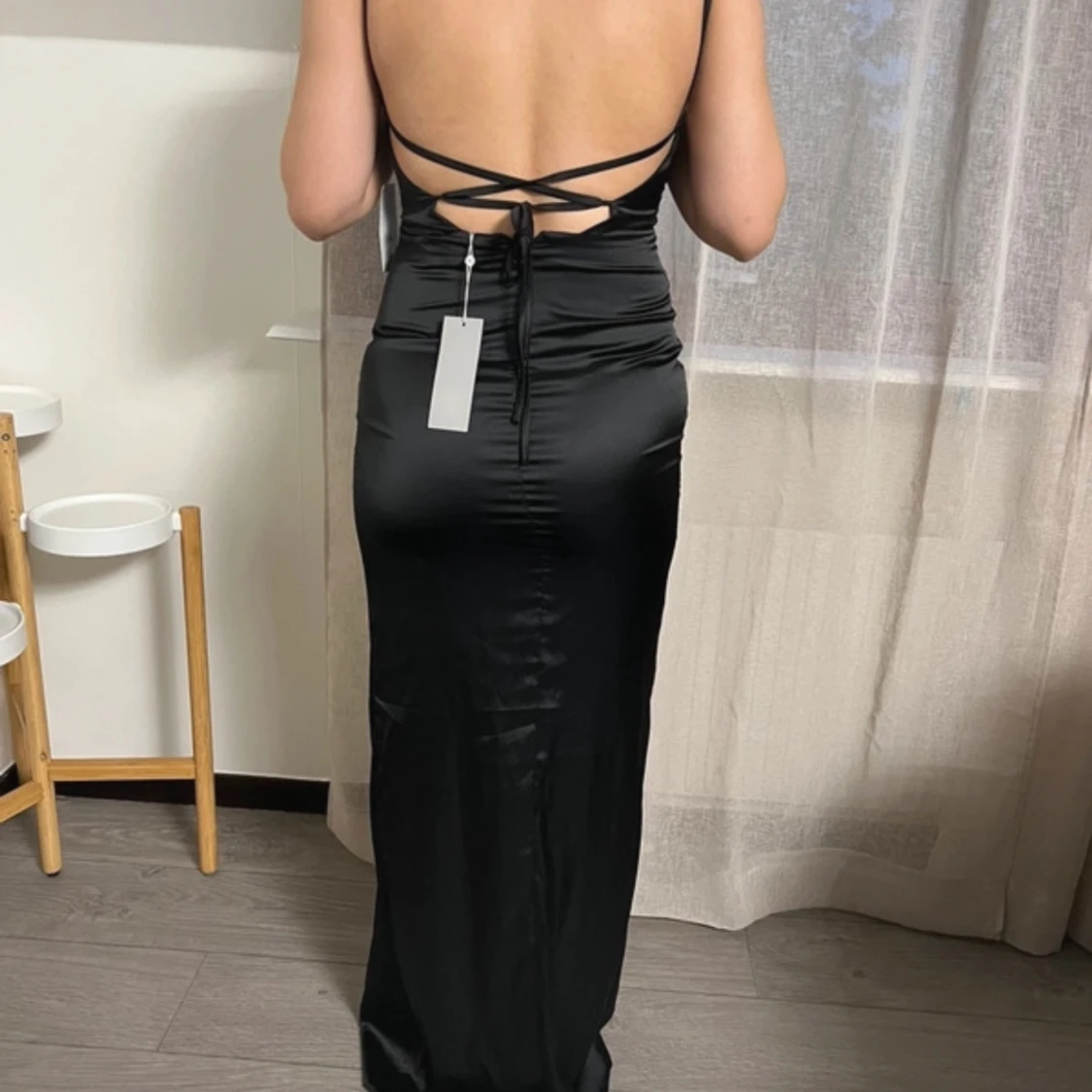 Satinklänning | Svart | helt ny - 90