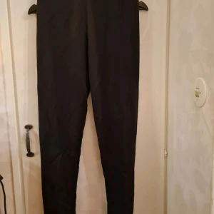 Fodrade leggings  - Fodrade leggings i storlek 2xl men är som medium, dom är ny fortfarande i förpackningen
