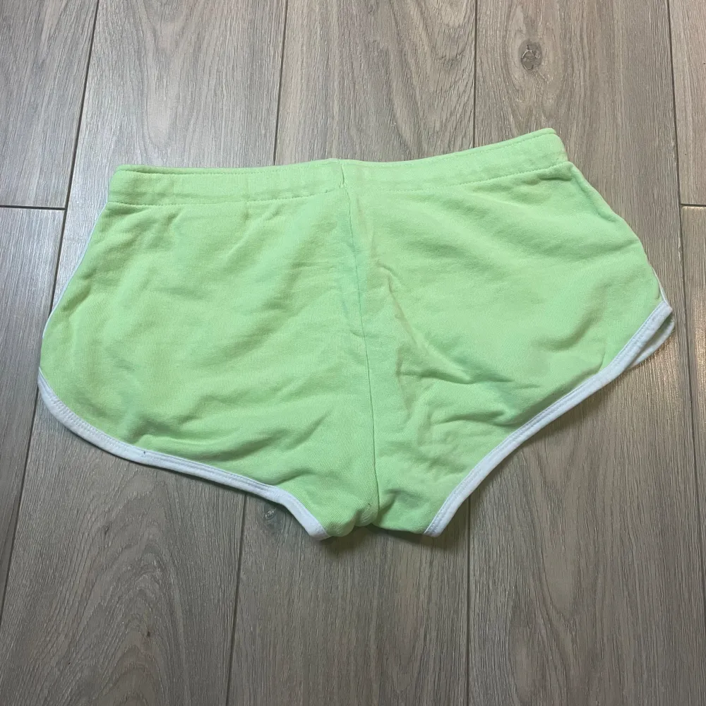 Mjukisshorts supersköna!. Shorts.