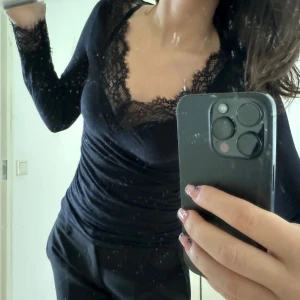 Svart Intimissimi tröja  - Populär svart intimissimi tröja som använts 1 gång🖤