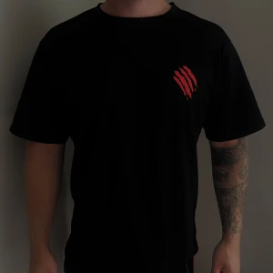 Bulkin Bear Oversize T-shirt - Detta är en oversized gym t-shirt som passar alla med fokus på kvalité och bekvämlighet. Finns i storlekarna S-XXL 100% bomull För den som gillar riktig oversize rekomenderas att gå upp en storlek. 20% rabatt vid köp av 2st